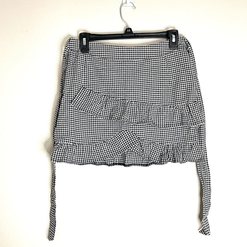 Black and White Mini Skirt with Ruffle
